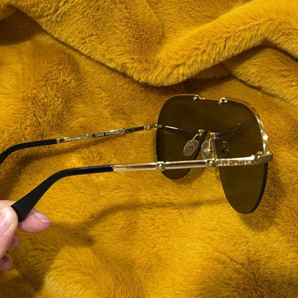 Louis Vuitton Aviator sunglassess main image 5